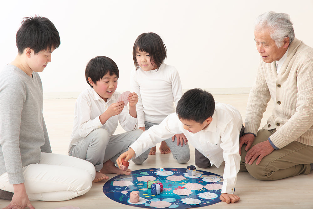 ファミリーおてだまSEA WORLDで遊ぶ家族